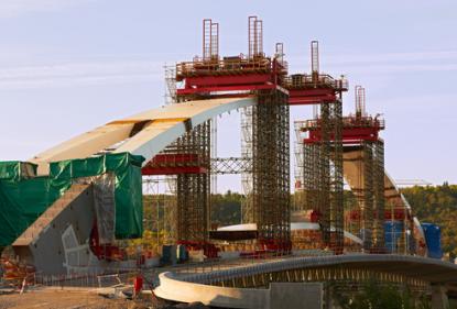 Девять речных мостов построят в Москве к 2021 году