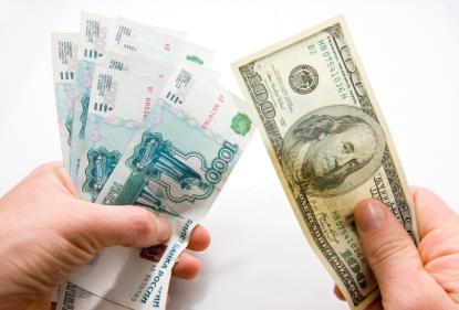Только 55 россиян решились взять ипотеку в валюте в 2015 году