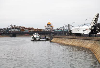 Реконструкция Пушкинской набережной в Москве завершится к 2018 году